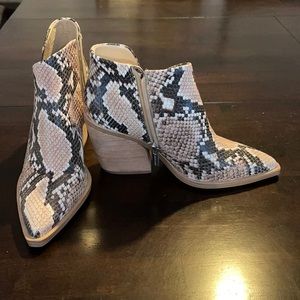 Vince Camuto Grendan Booties